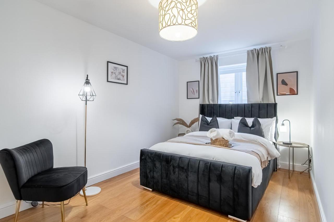 Chic 3 Bed Apartment Near London Bridge With Balcony المظهر الخارجي الصورة