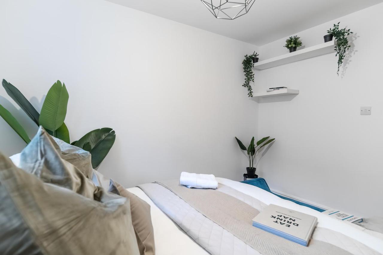 Chic 3 Bed Apartment Near London Bridge With Balcony المظهر الخارجي الصورة