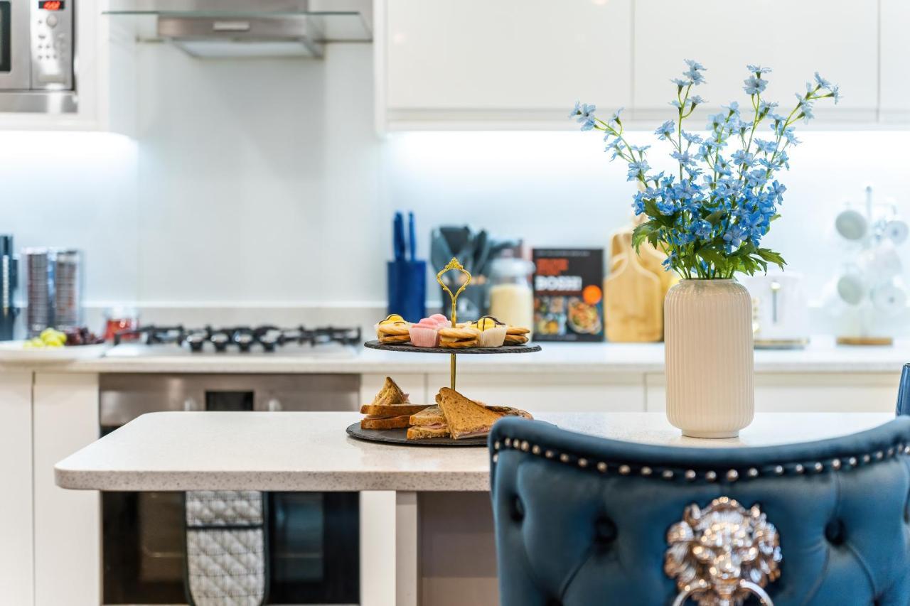 Chic 3 Bed Apartment Near London Bridge With Balcony المظهر الخارجي الصورة