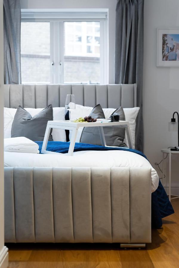 Chic 3 Bed Apartment Near London Bridge With Balcony المظهر الخارجي الصورة