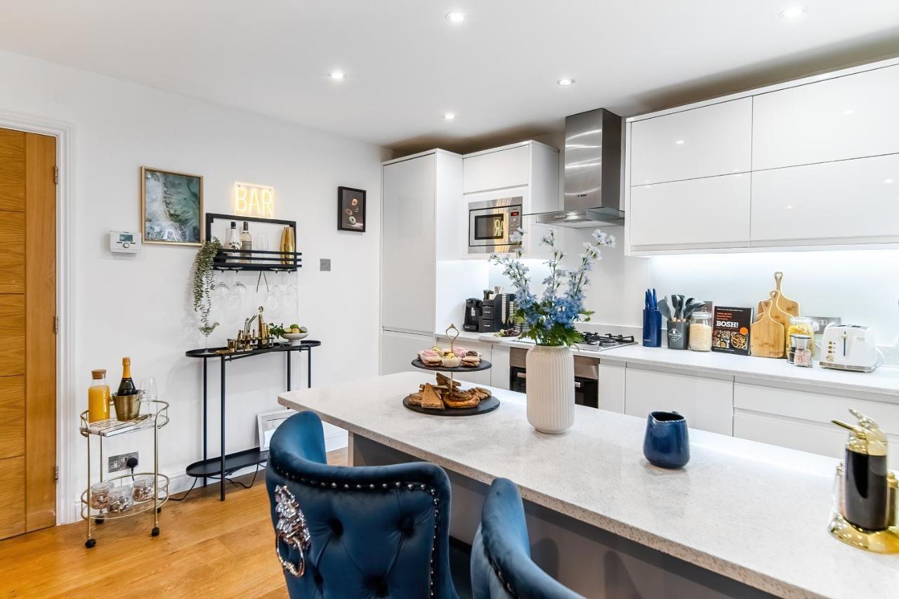 Chic 3 Bed Apartment Near London Bridge With Balcony المظهر الخارجي الصورة