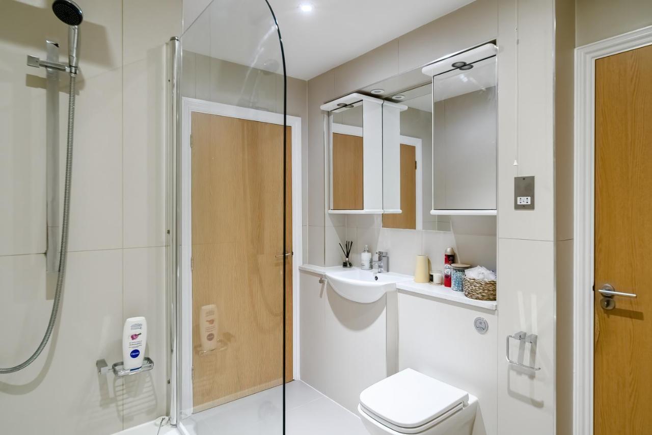 Chic 3 Bed Apartment Near London Bridge With Balcony المظهر الخارجي الصورة